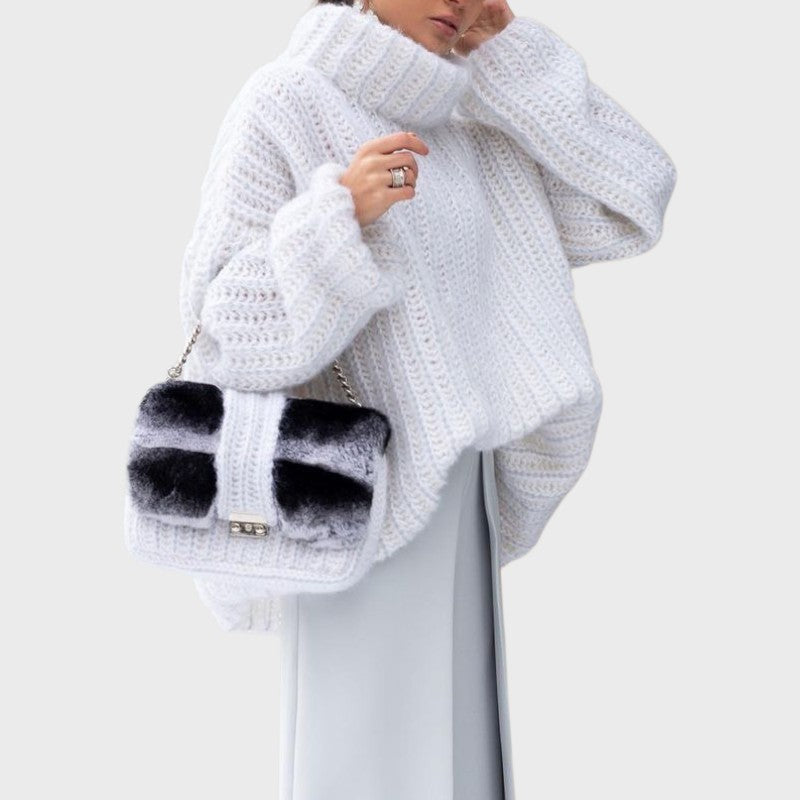 Paulina – Oversize Blød Striktrøje med Høj Krave